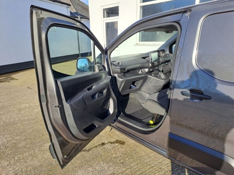 2021 21 PEUGEOT PARTNER 1.5 BlueHDi 1000 Professional