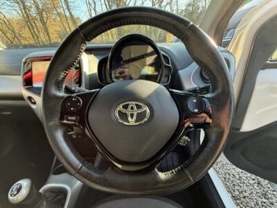 TOYOTA AYGO 1.0 VVT-I X-PLAY 5 DOOR PETROL HATCH