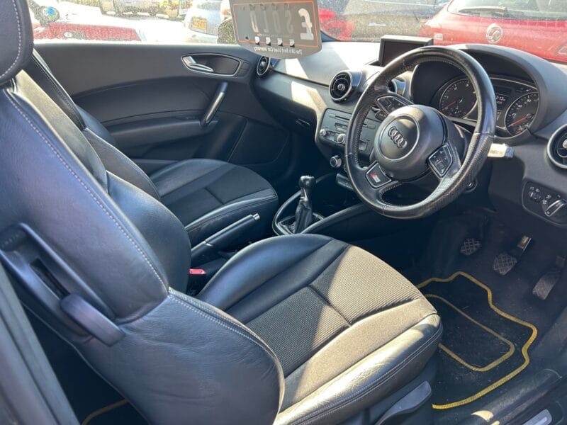 AUDI A1 TDI S LINE
