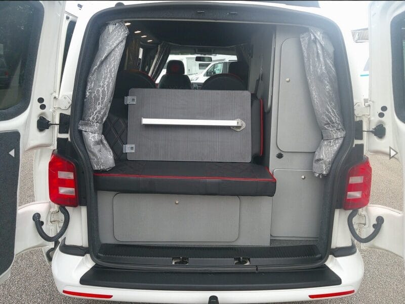 2018 Volkswagen Transporter Teahupoo conversion