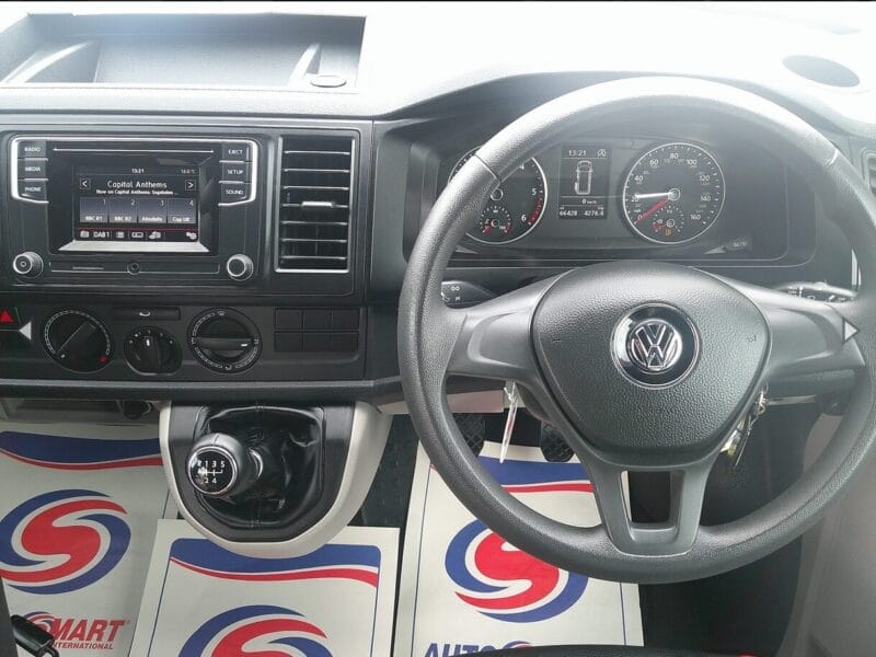 2018 Volkswagen Transporter Teahupoo conversion