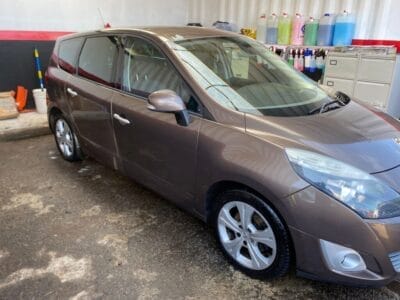 Renault Scenic – Price £1995