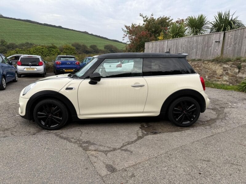 Mini Hatch Cooper